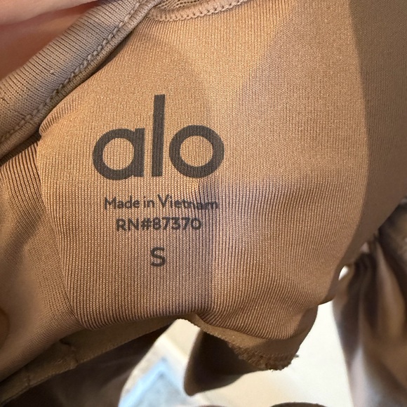 ALO Yoga Wild Thing Bra - Picture 3 of 5